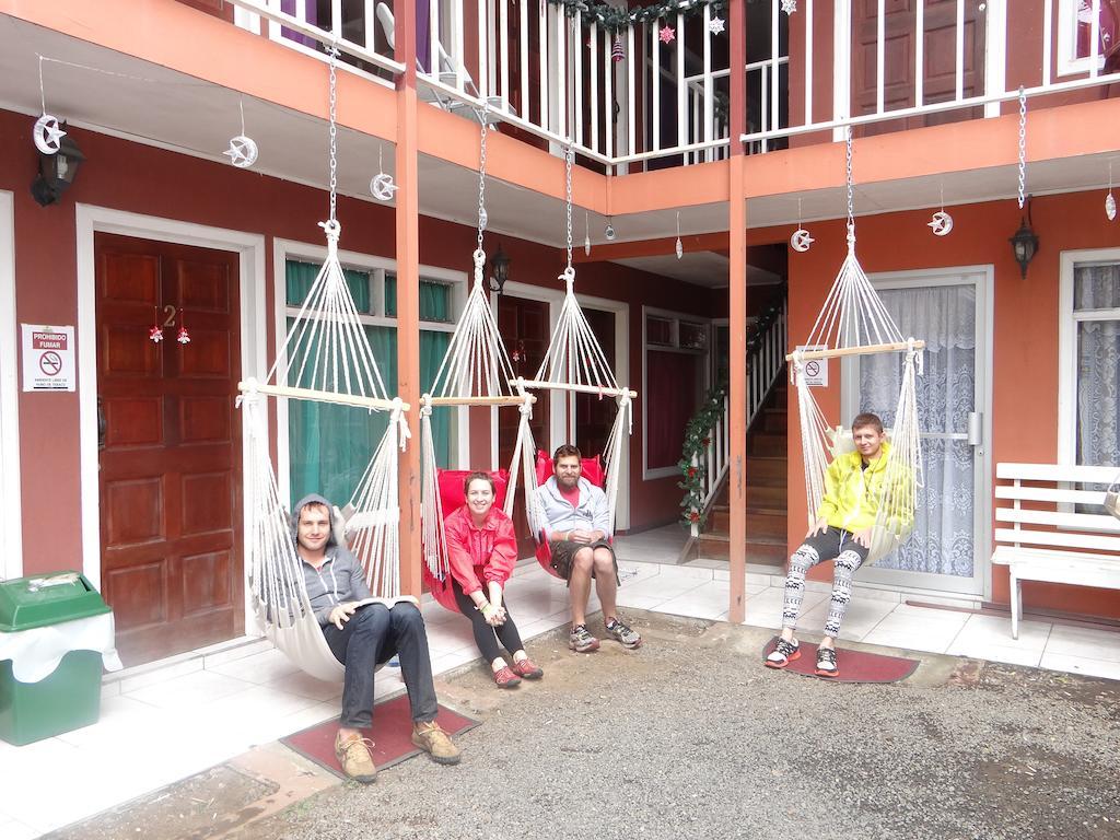 Hotel & Hostel Sloth Backpackers Monteverde Екстериор снимка