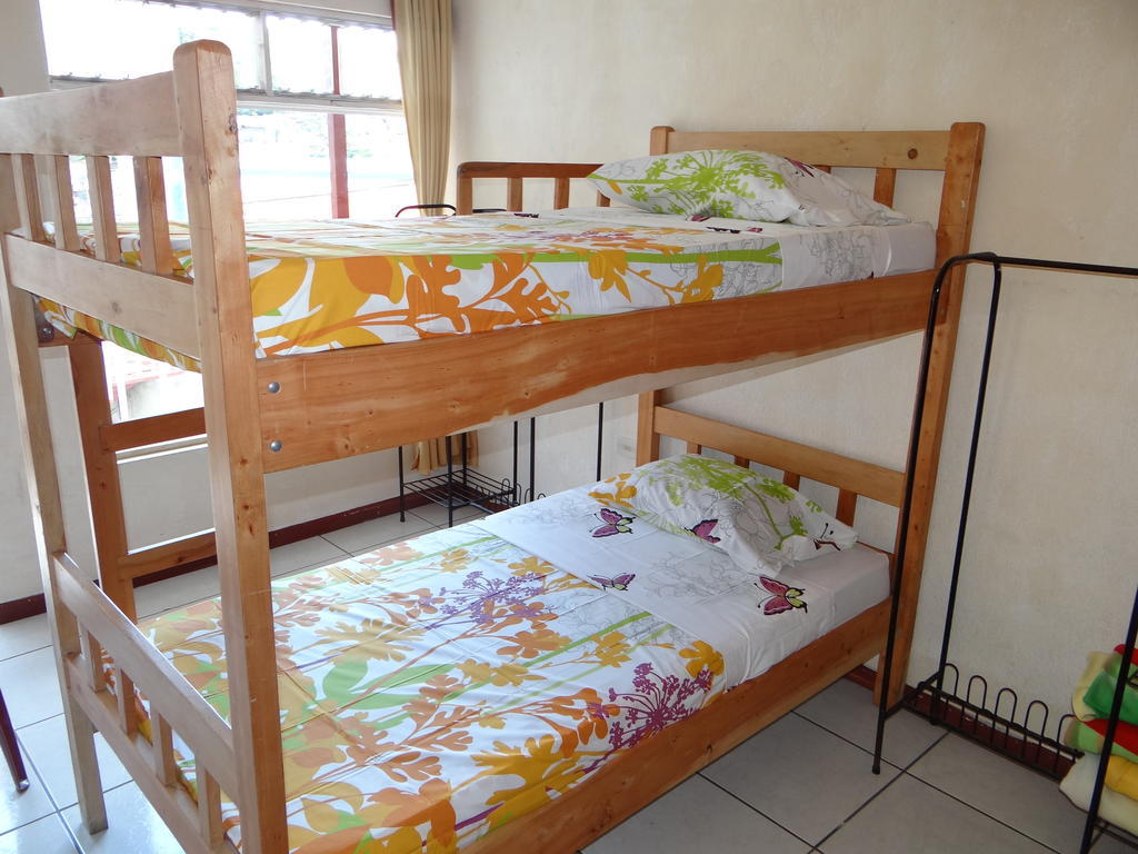 Hotel & Hostel Sloth Backpackers Monteverde Стая снимка