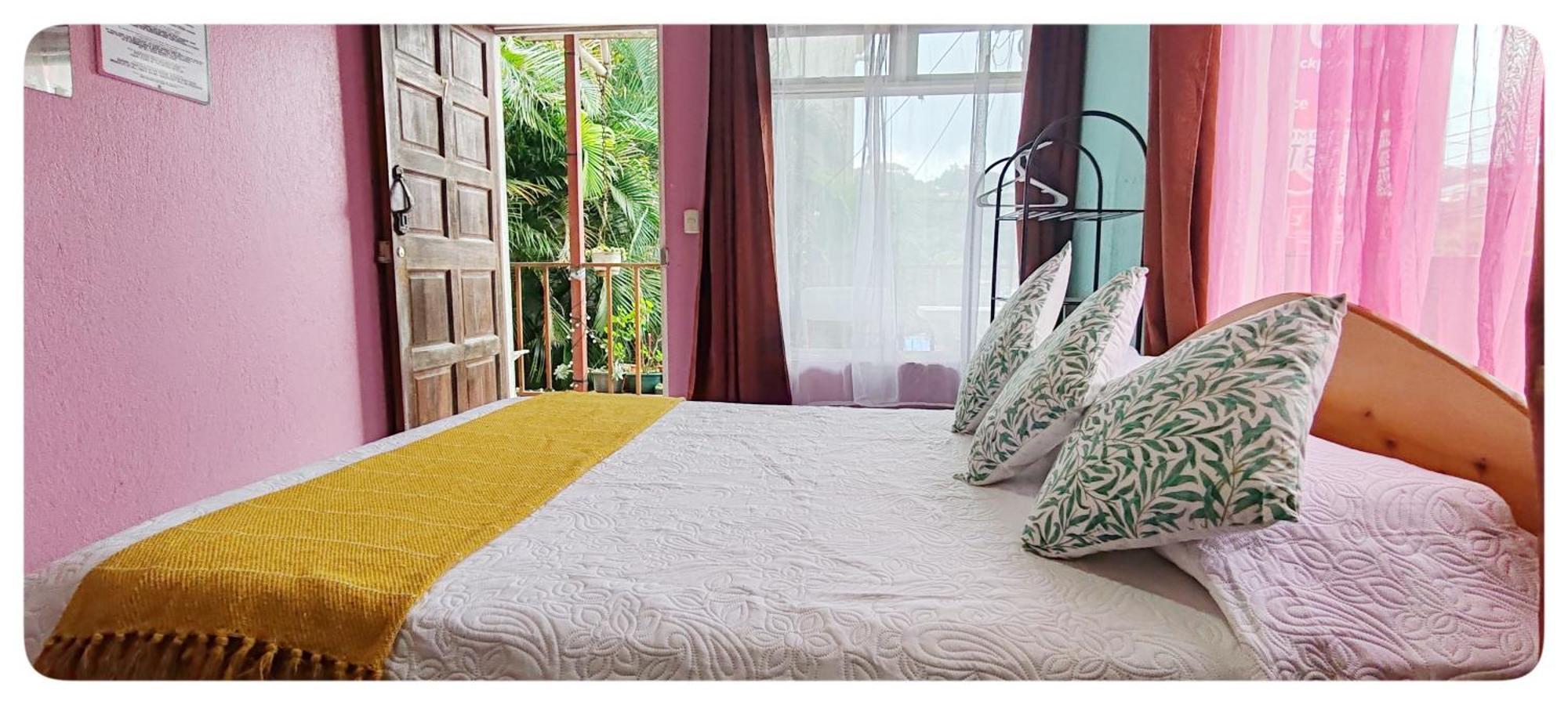 Hotel & Hostel Sloth Backpackers Monteverde Екстериор снимка