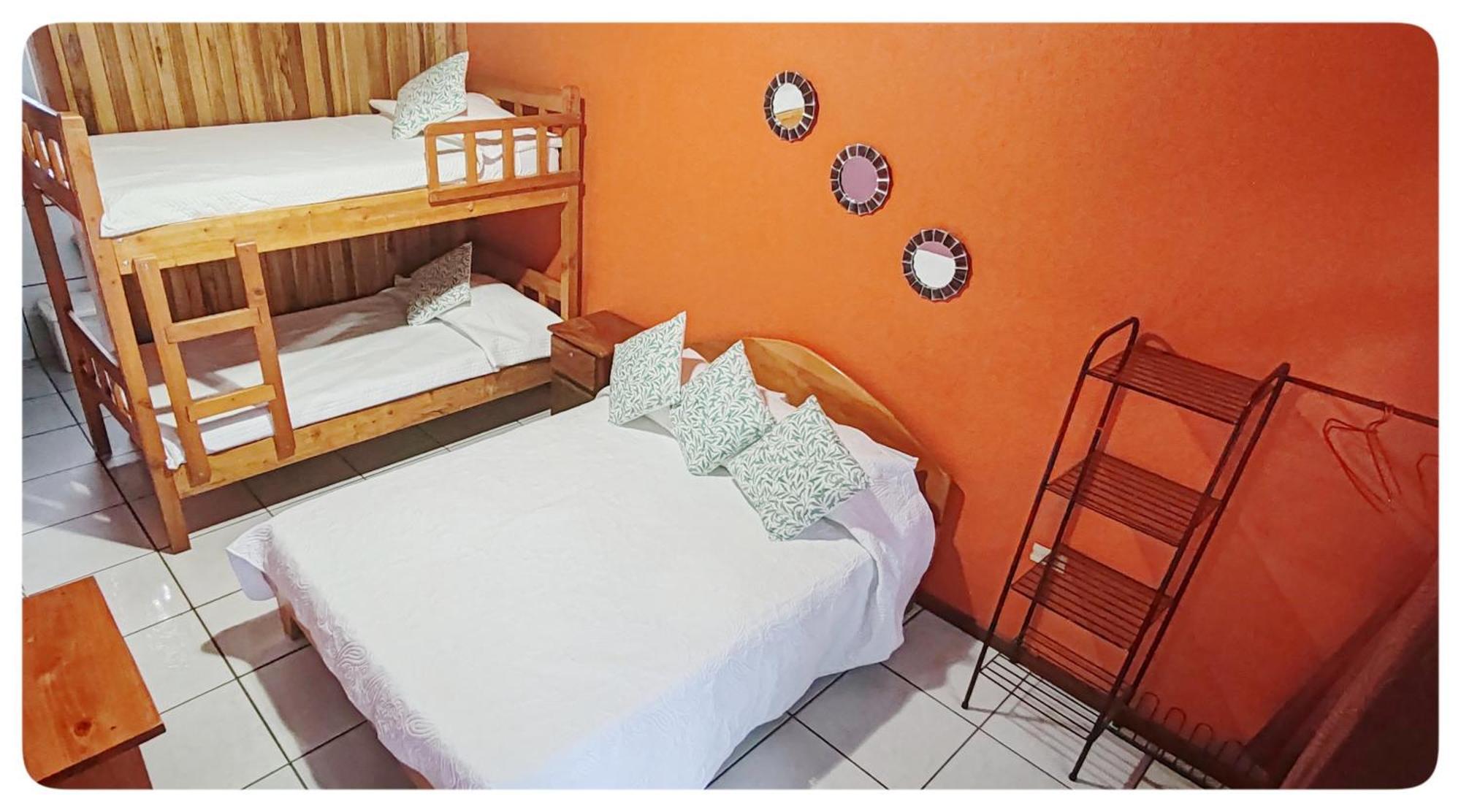 Hotel & Hostel Sloth Backpackers Monteverde Екстериор снимка