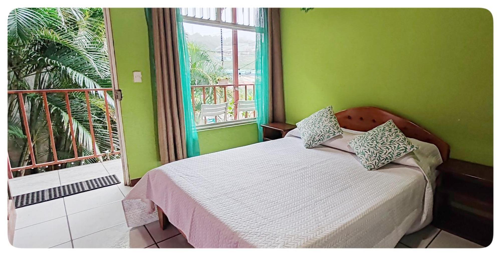 Hotel & Hostel Sloth Backpackers Monteverde Екстериор снимка