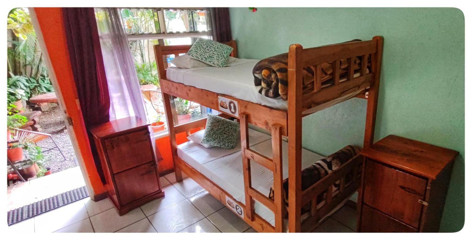 Hotel & Hostel Sloth Backpackers Monteverde Екстериор снимка