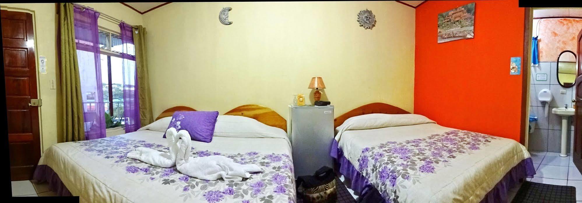 Hotel & Hostel Sloth Backpackers Monteverde Екстериор снимка