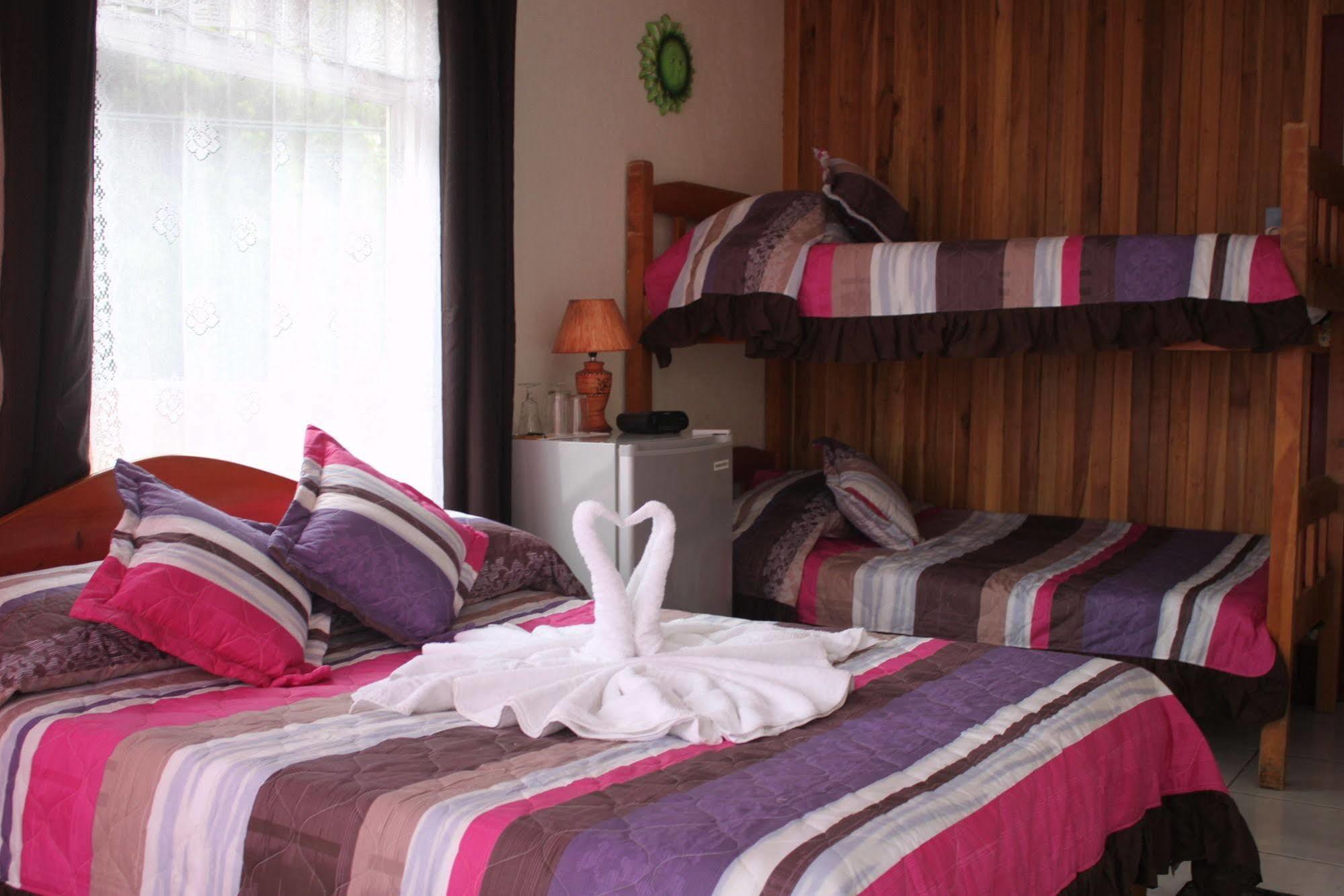 Hotel & Hostel Sloth Backpackers Monteverde Екстериор снимка
