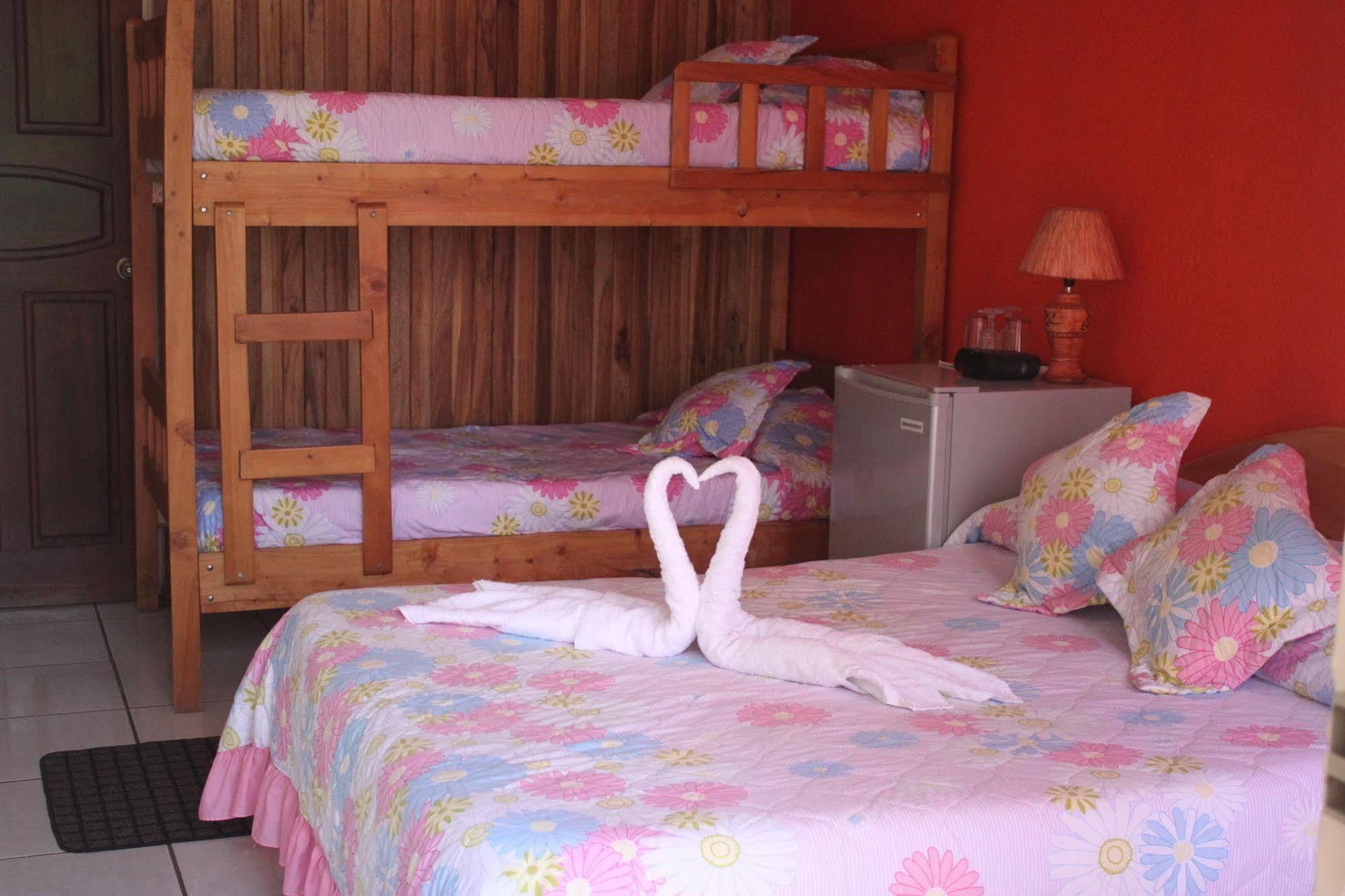 Hotel & Hostel Sloth Backpackers Monteverde Екстериор снимка