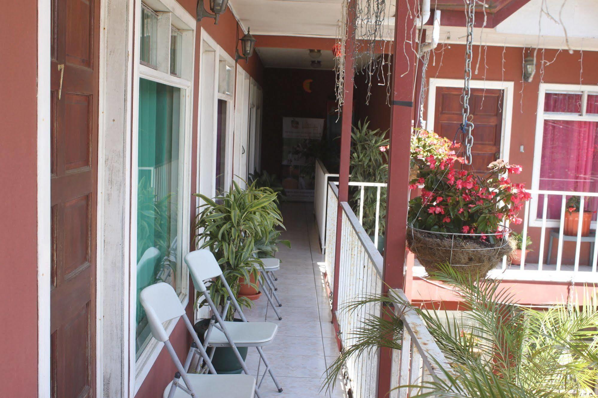 Hotel & Hostel Sloth Backpackers Monteverde Екстериор снимка