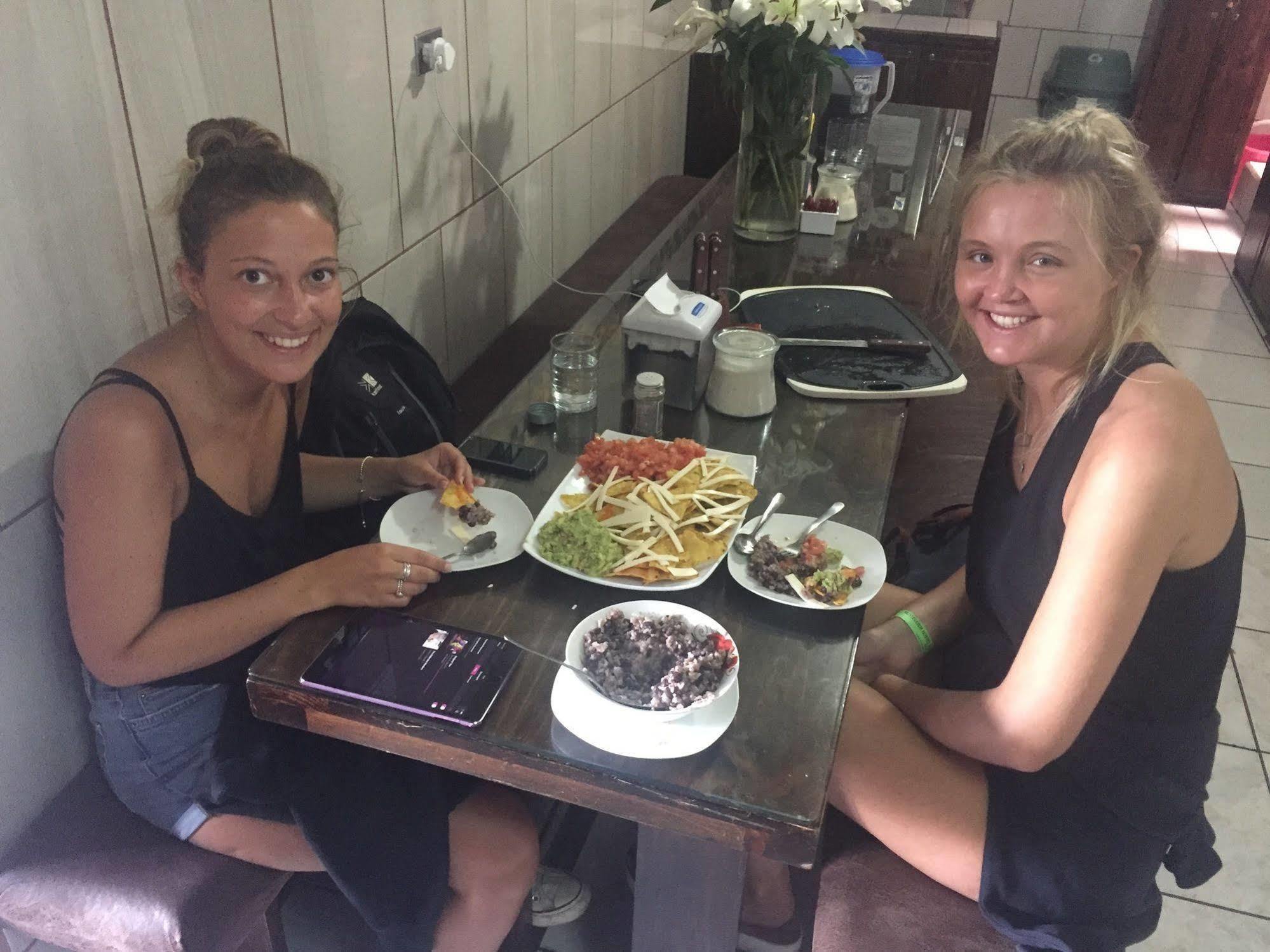 Hotel & Hostel Sloth Backpackers Monteverde Екстериор снимка